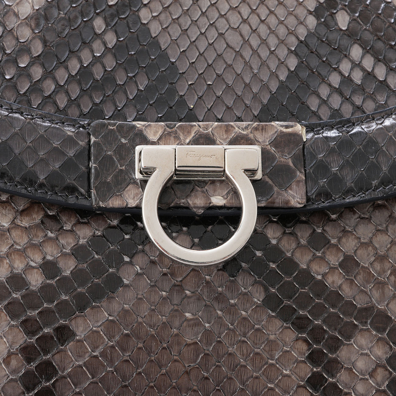 FERRAGAMO(USED)페레가모 소피아 파이톤 토트백